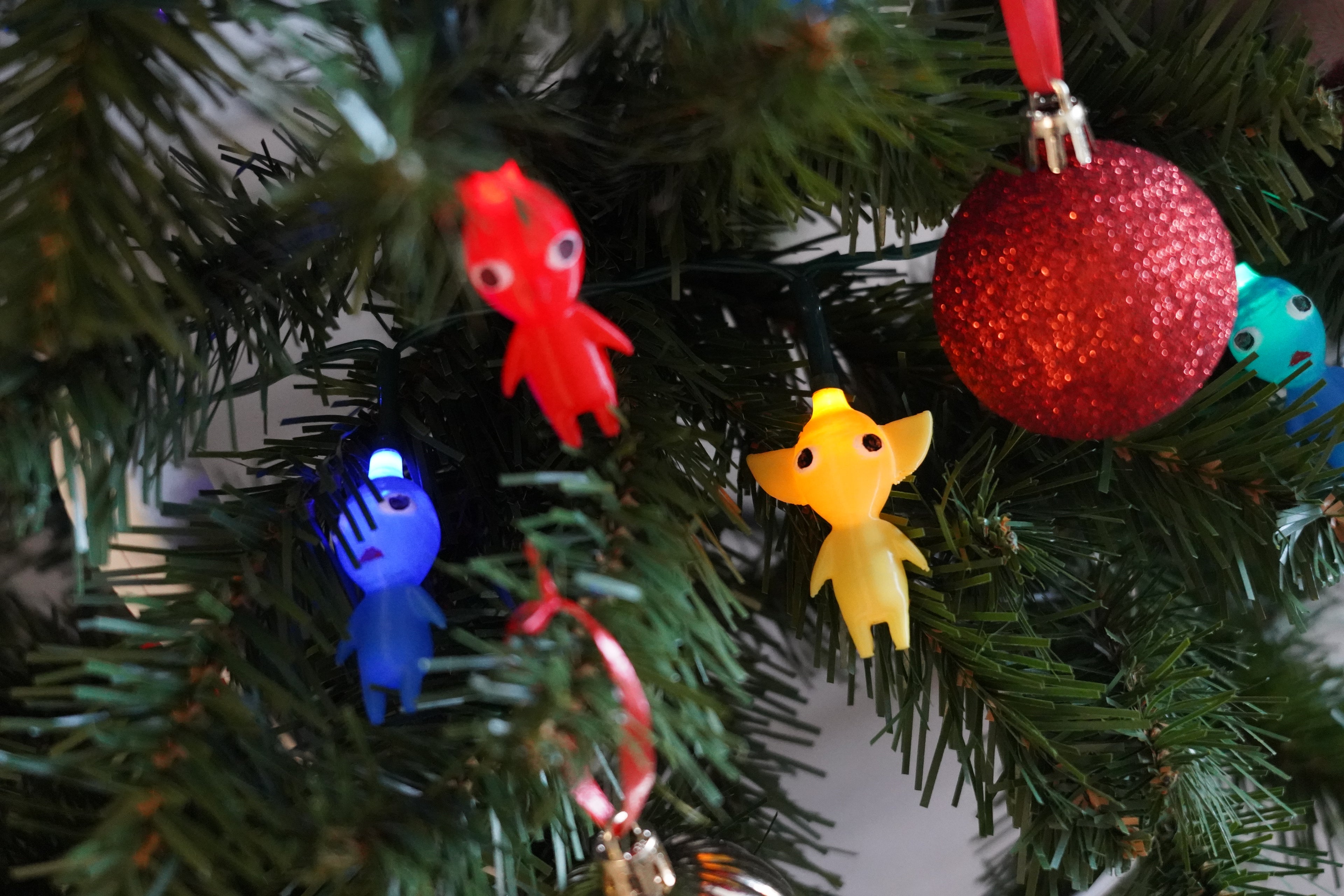 Pikmin Christmas Light Holder