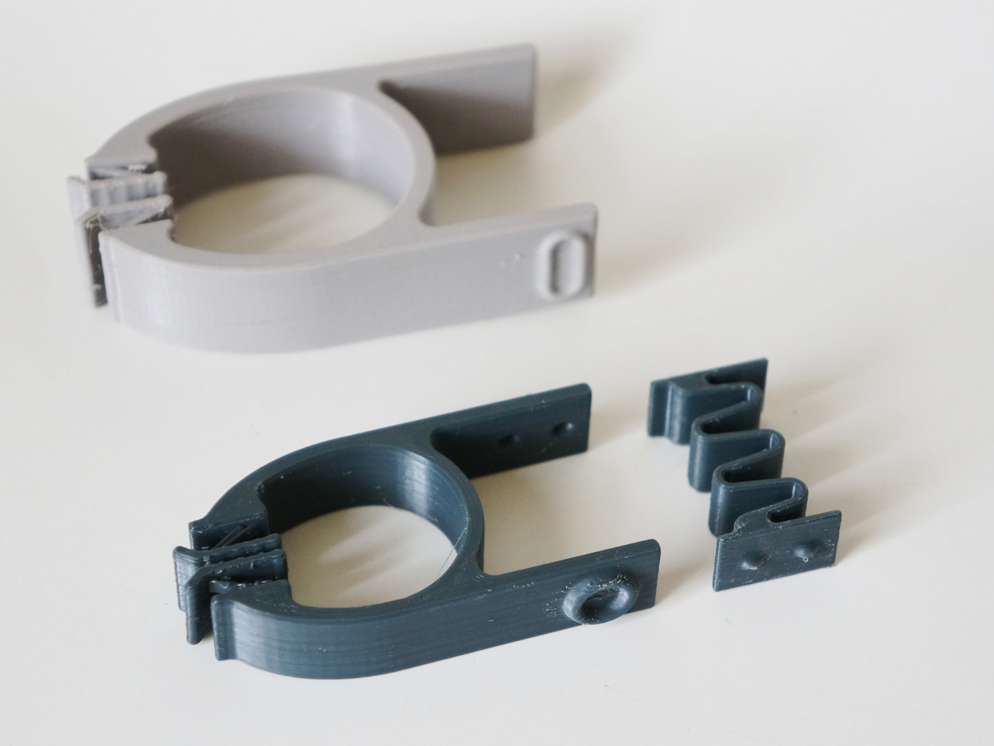 crossaxis flexural clamp
