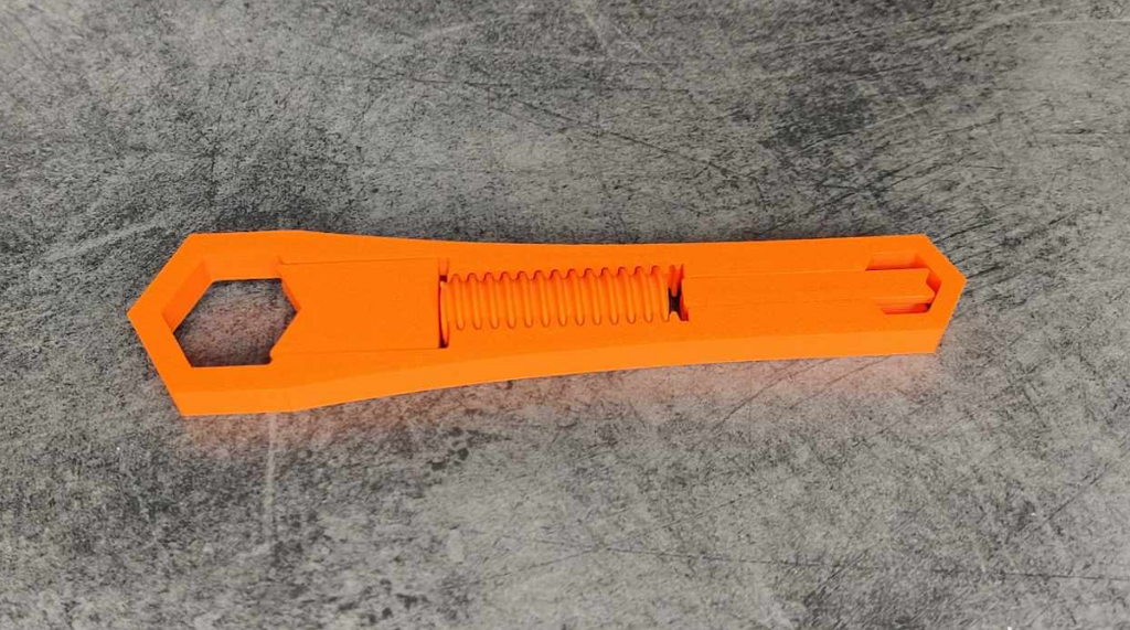 Adjustable spanner wrench
