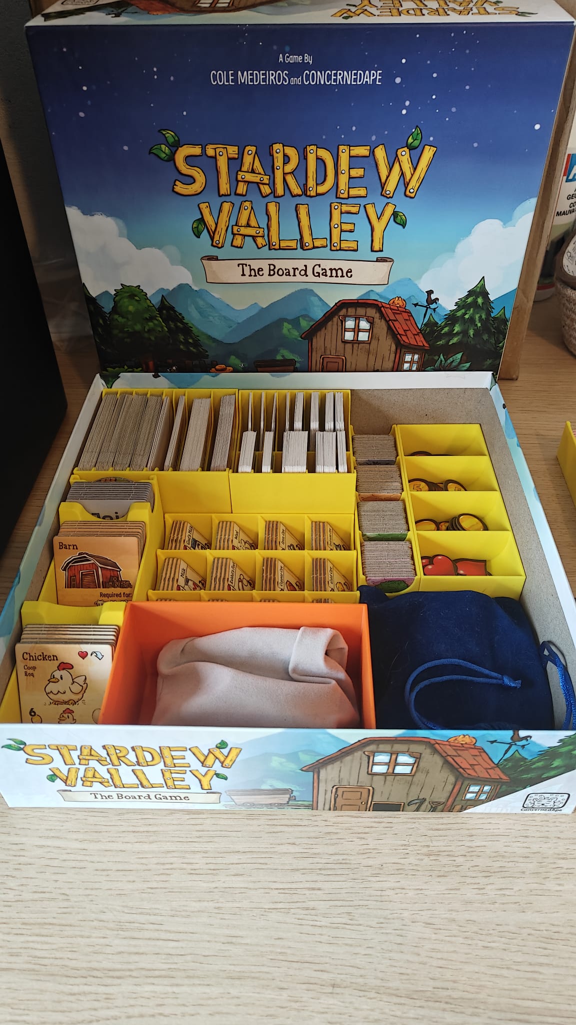 Stardew Valley board game insert + meeples