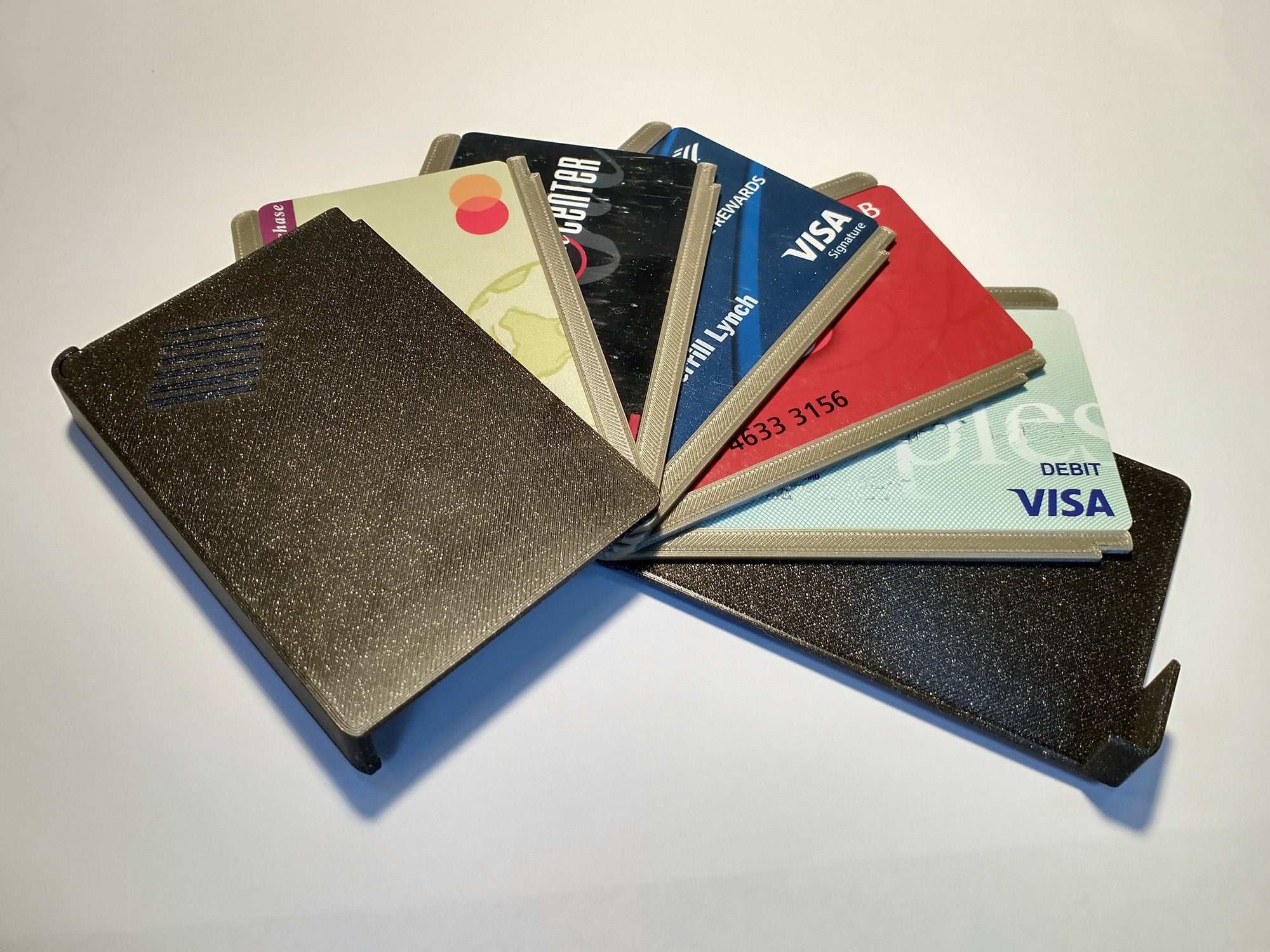 Fan-Out Card Wallet