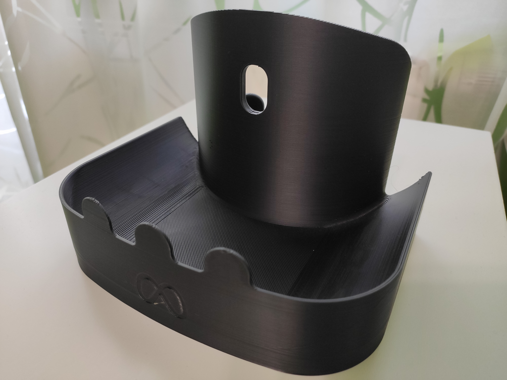 Meta Quest 3 privacy + controller stand (clean)