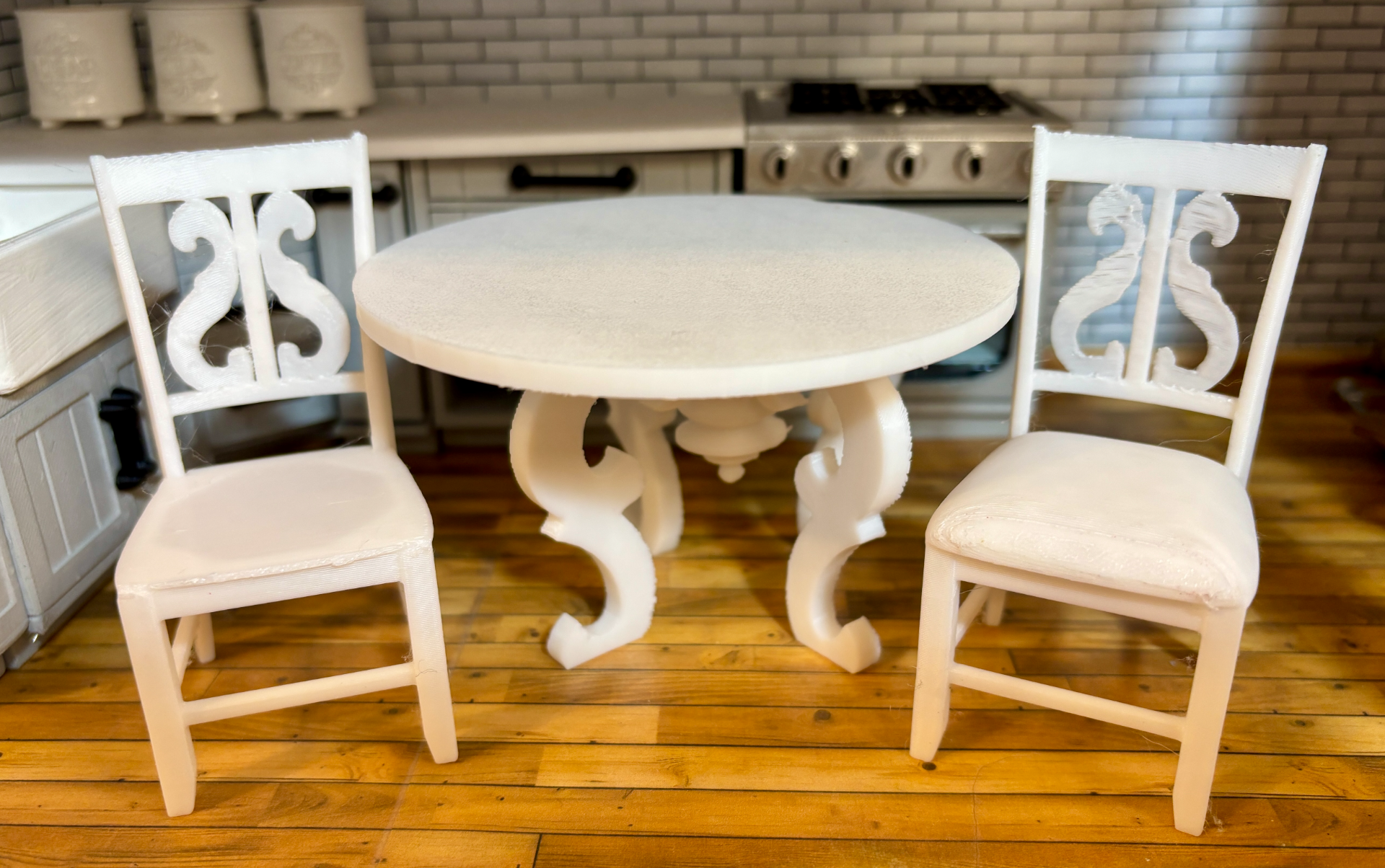 Dollhouse Scale 1:12 Kitchen Table and Chair
