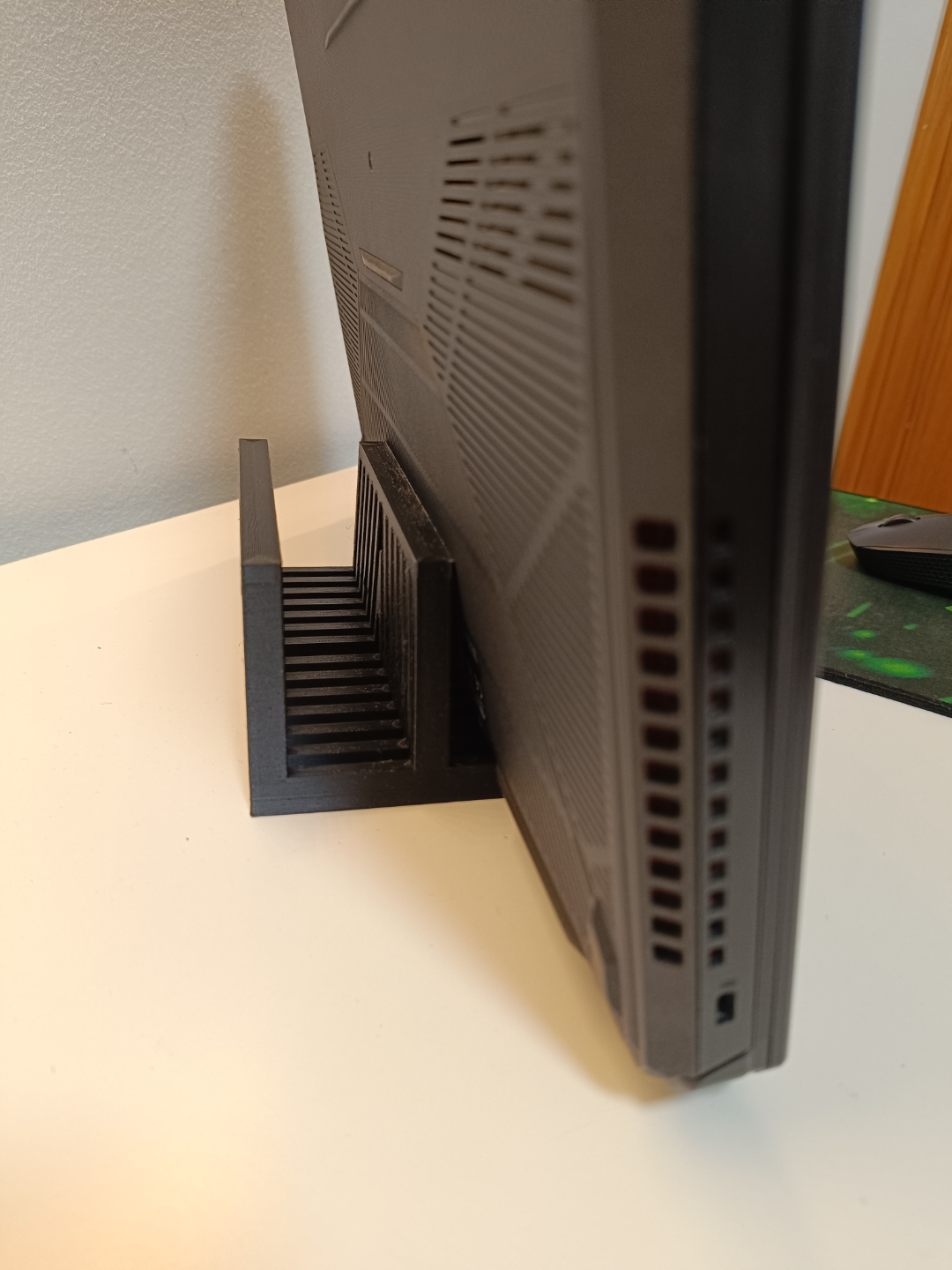 Soporte Vertical para Portátiles "gaming"