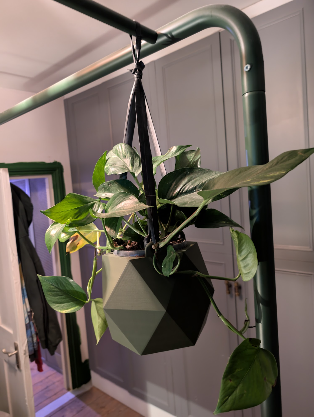 Hanging planter