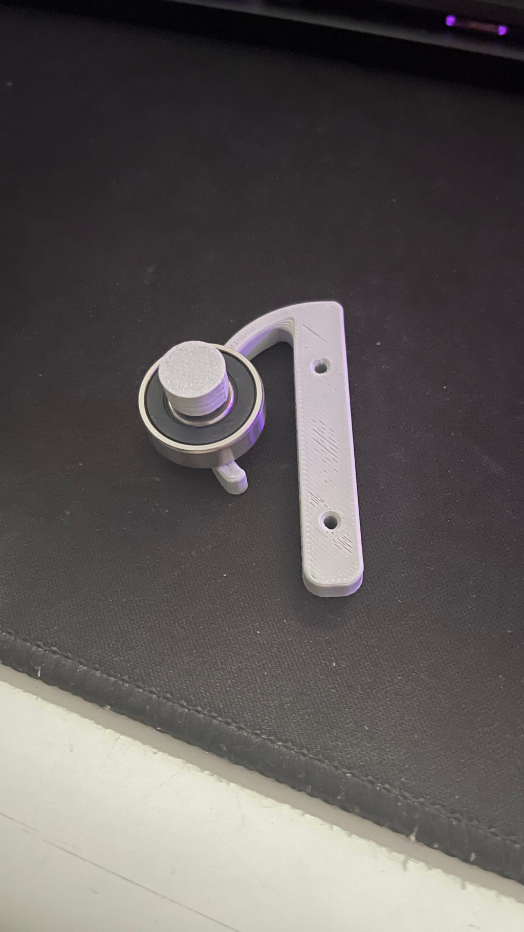 608-2RS ball bearing assisted guide bracket.