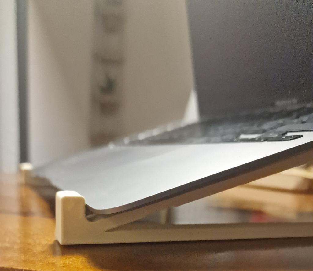 universal laptop stand