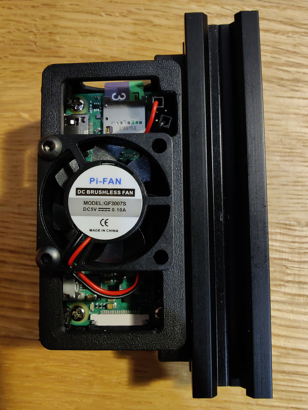Raspberry Pi Zero 2 W with Waveshare USB HUB and cooler mount