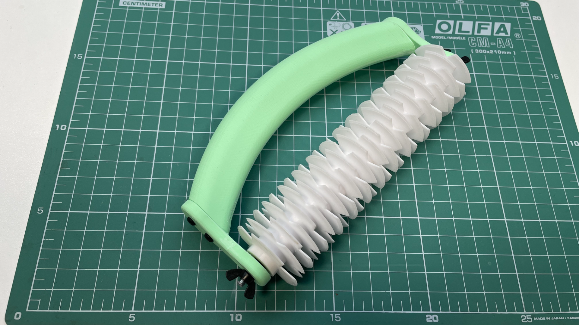 Lattice Roller Cutter