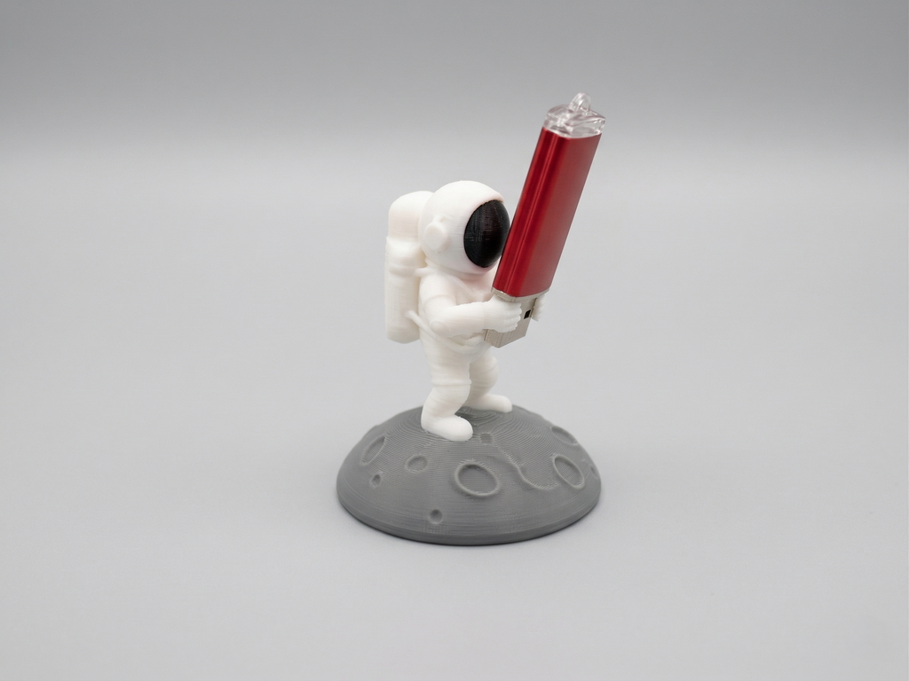 Astronaut USB stick holder