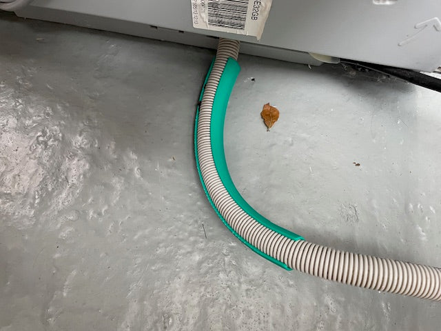 HOSE CURVE GUIDE FOR DISHWASHER OR WASHING MACHINE