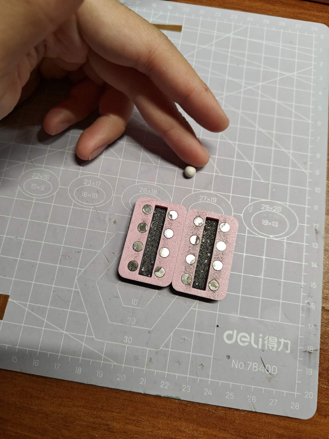 EDC magnetic fidget slider