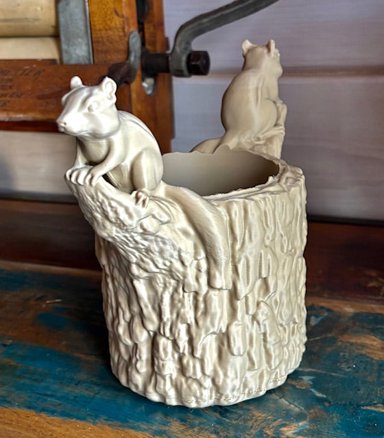 Woodland Chipmunk Log Planter | Minimal Supports