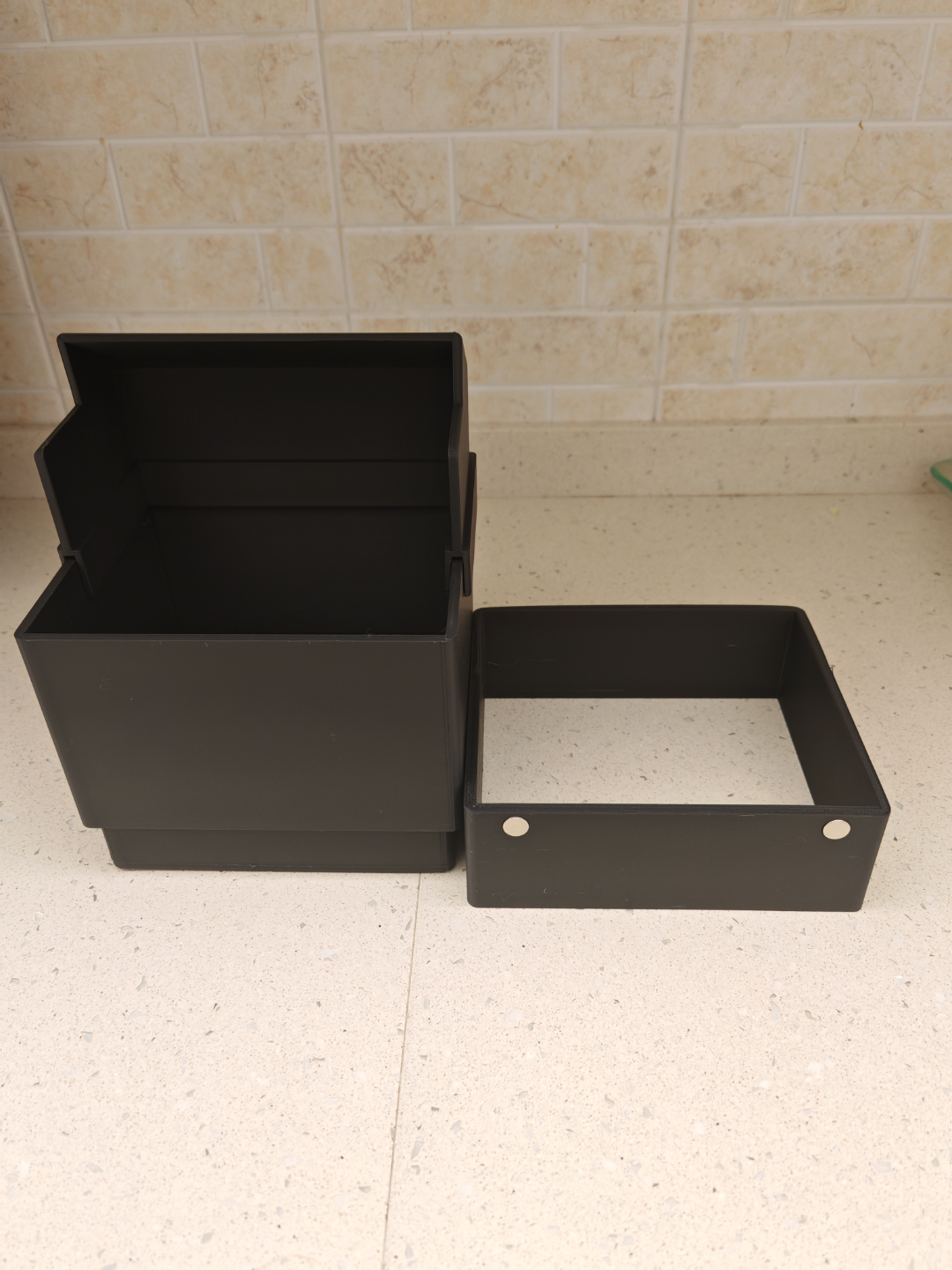 X1 Carbon scraps basket with and without AMS
