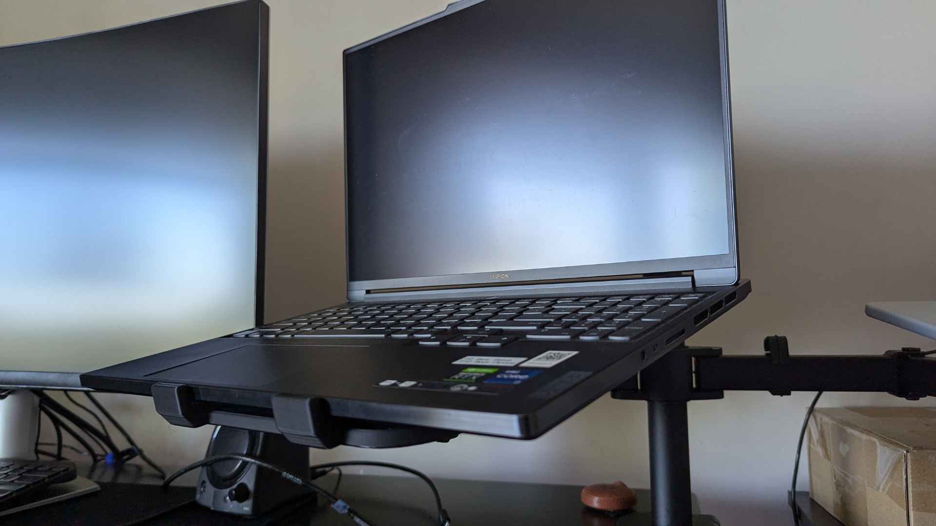 Laptop Platform VESA Adapter