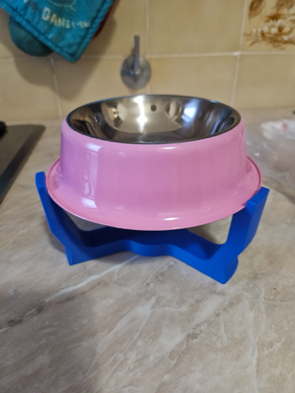 Dog bowl riser
