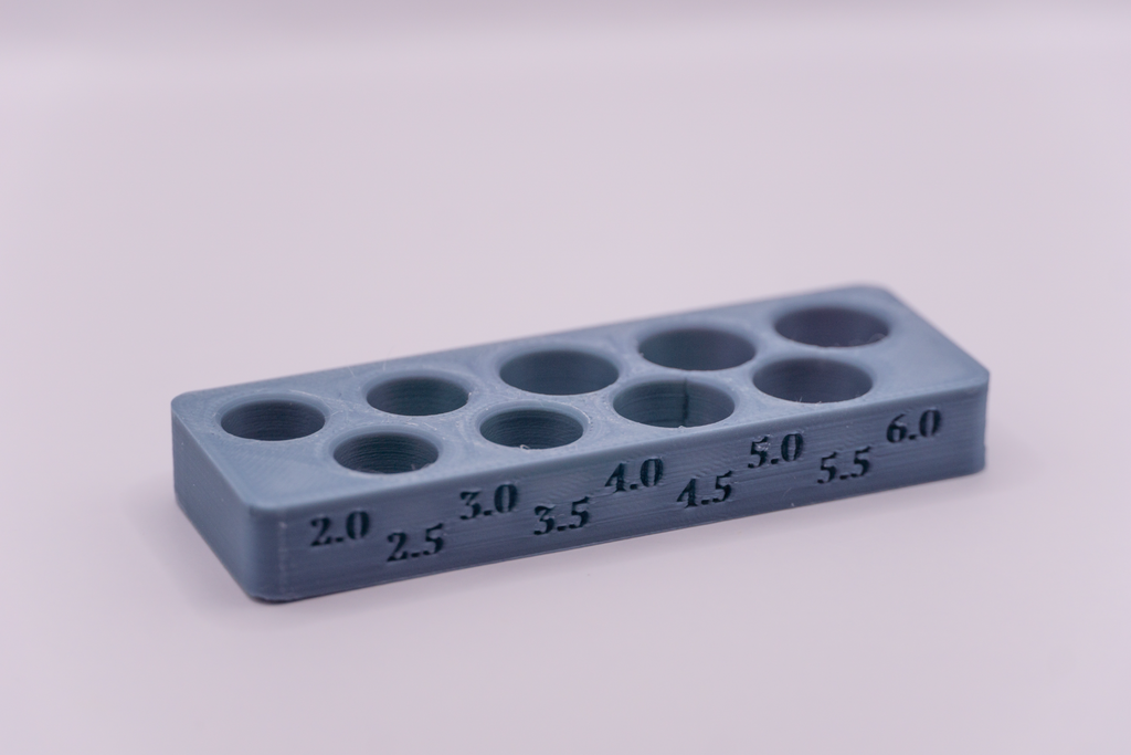 Crochet hooks holder (9 or 14 hooks)