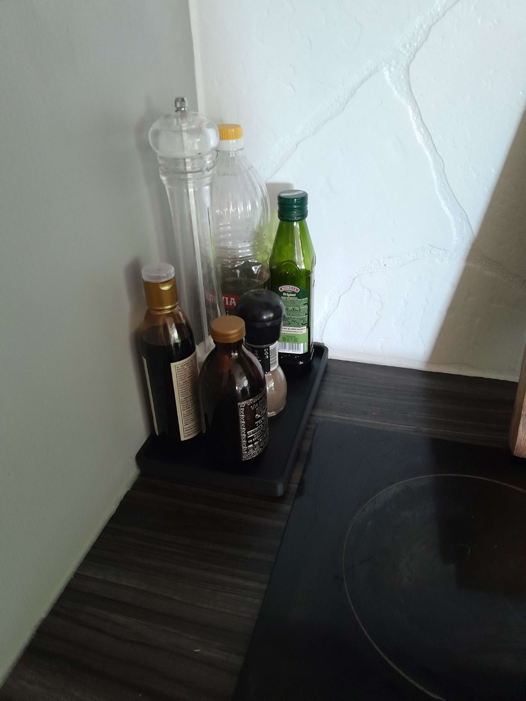 Simple catch-all tray
