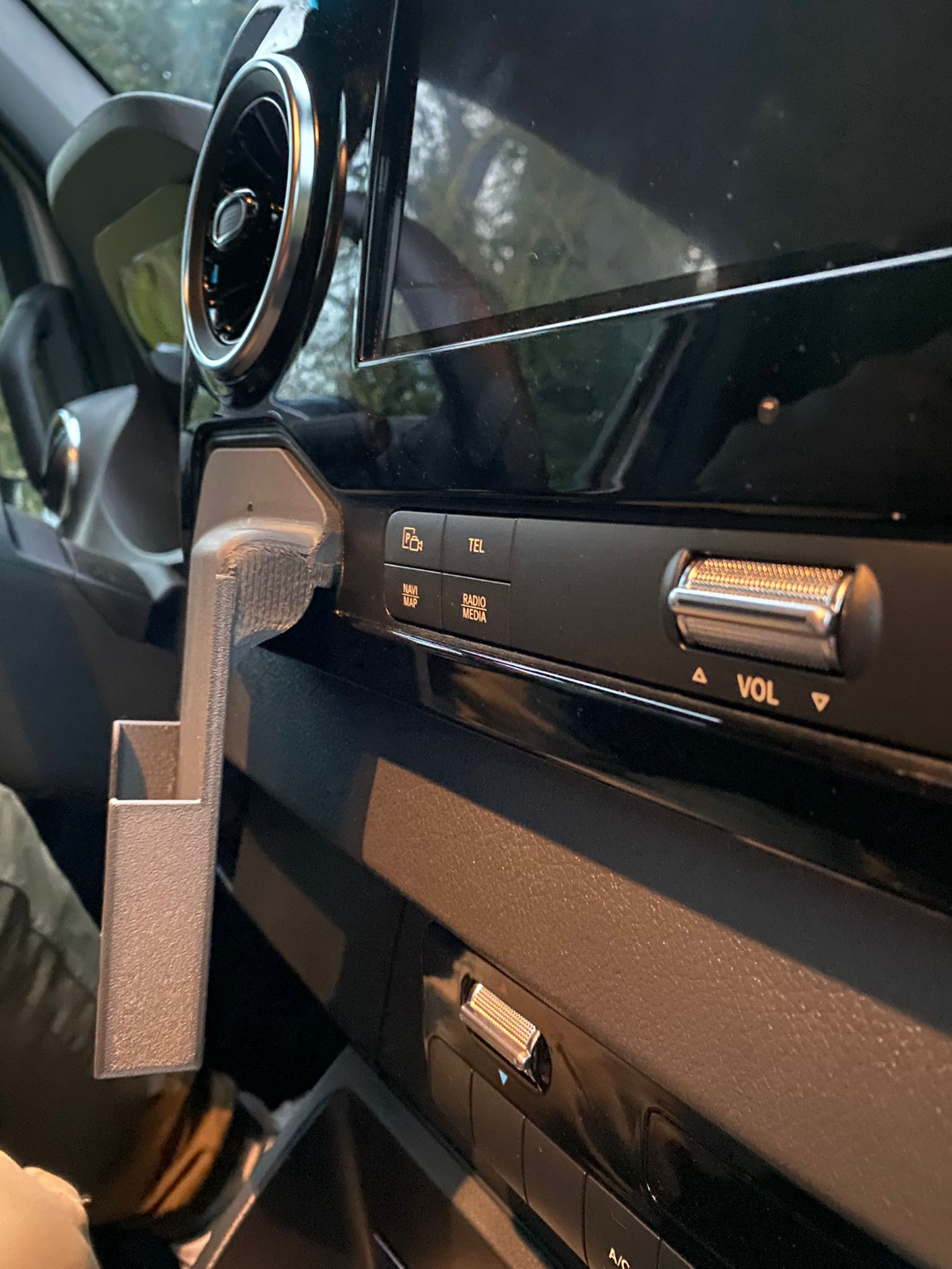 mercedes sprinter otterbox phone holder