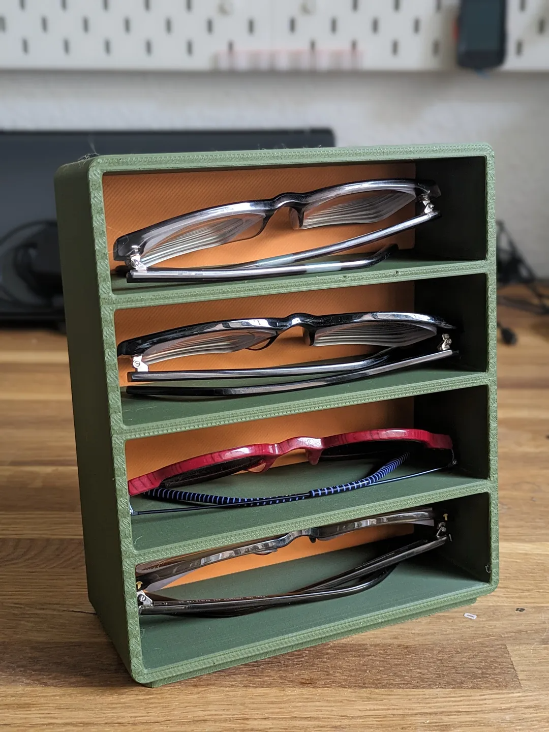 Eyeglass stand