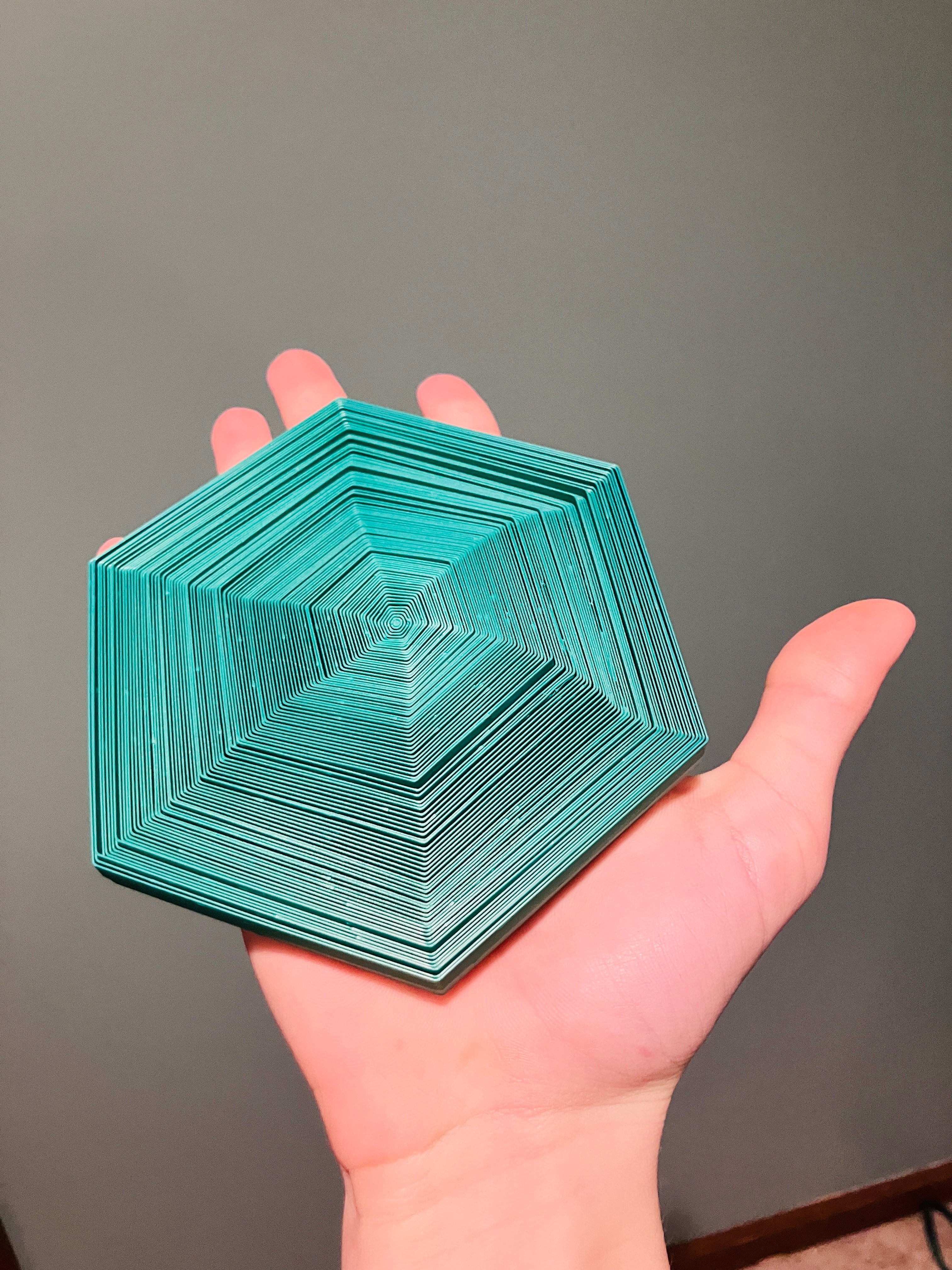 Large Stretchy Hexagon Fidget (100 Rings)