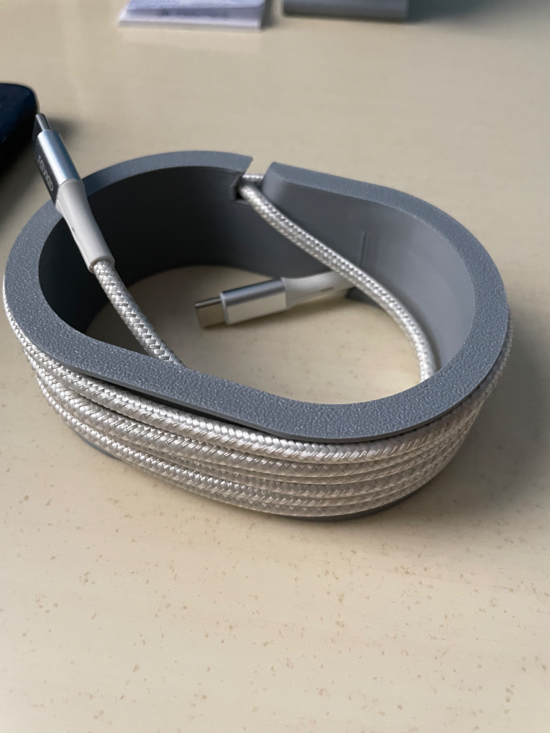 cable organizer 2m