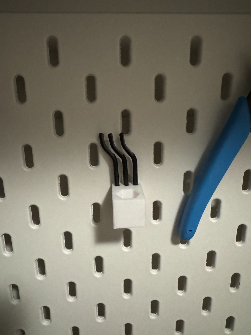 Supporto strumento sbavatura per Ikea Skadis