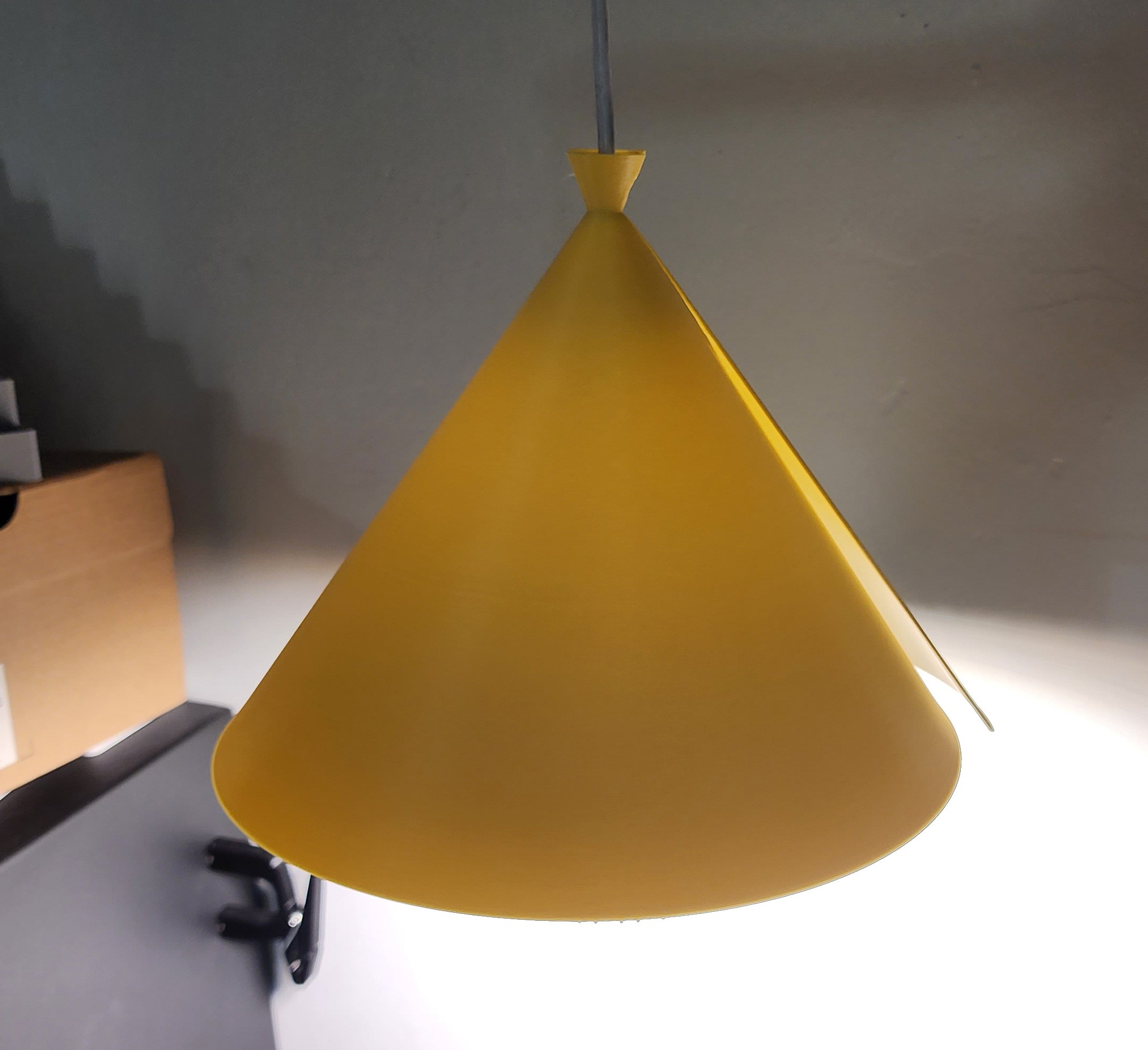Slip-On Hanging Lamp Shade - Vase Mode