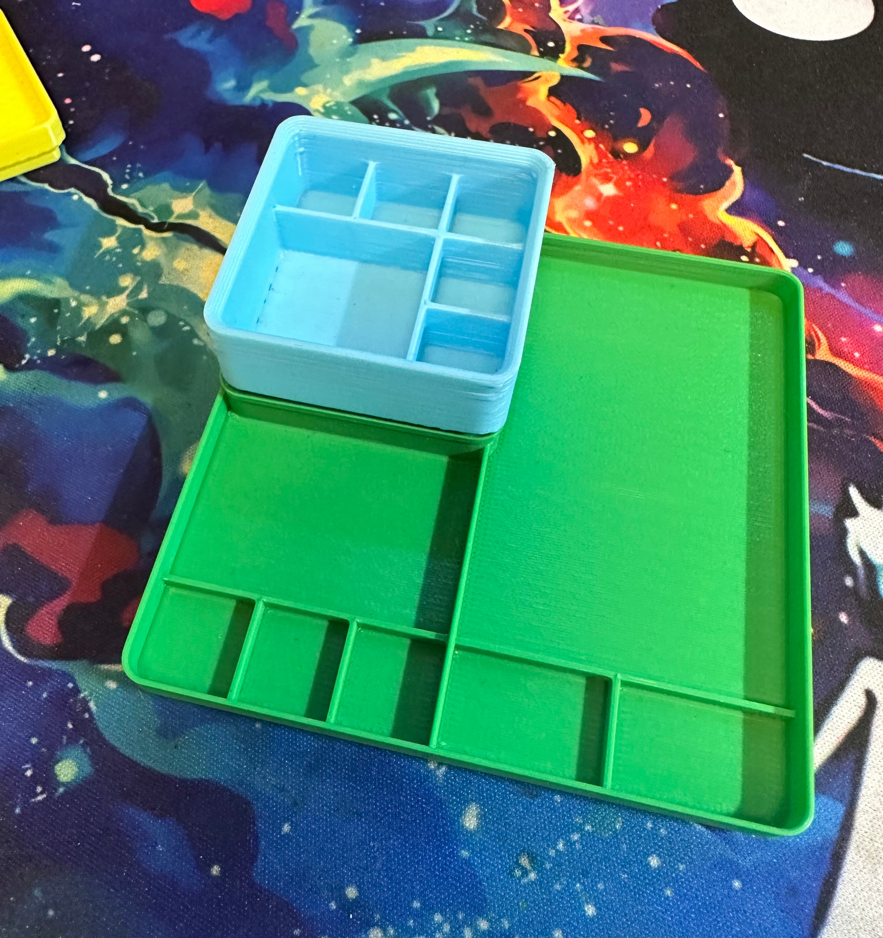 Gridfinity Big/Small Parts Tray W/ Removable 1x1 Screw Bin & Stackable Lid