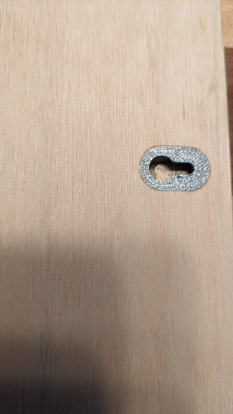 Flush mount insert for wall hanging