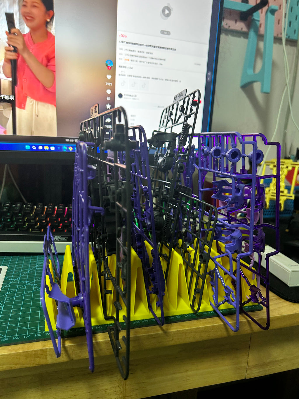 拼装模型板件支架