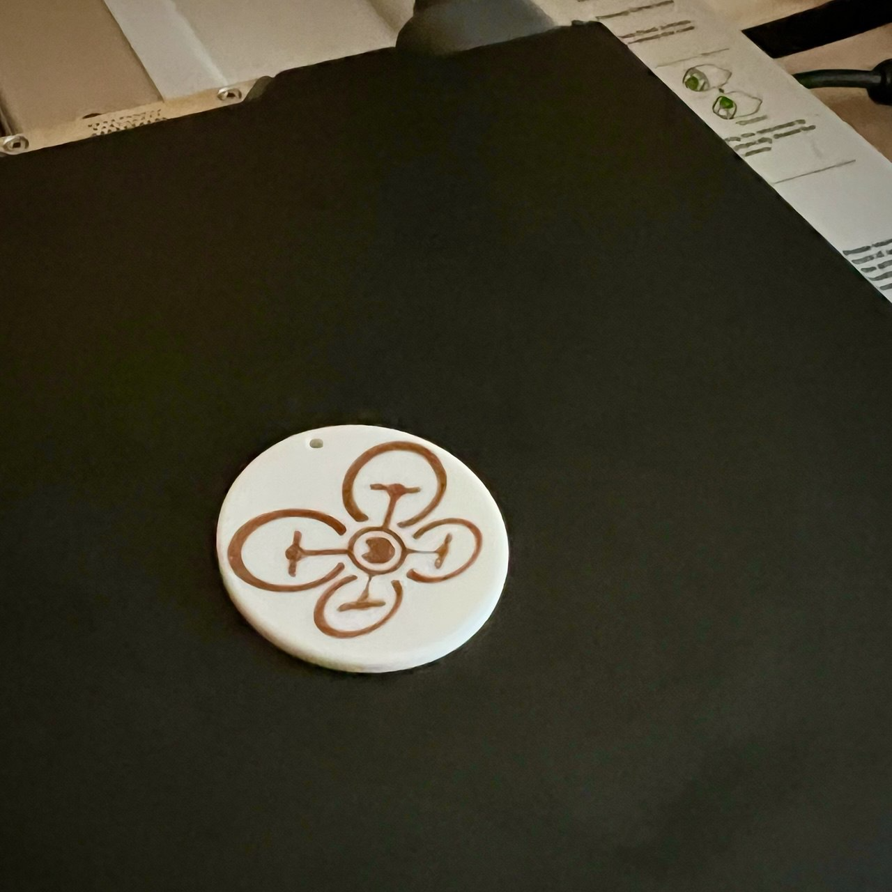 Drone symbol - keychain.