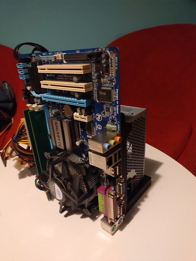 Minimalist Open Frame for PC Components