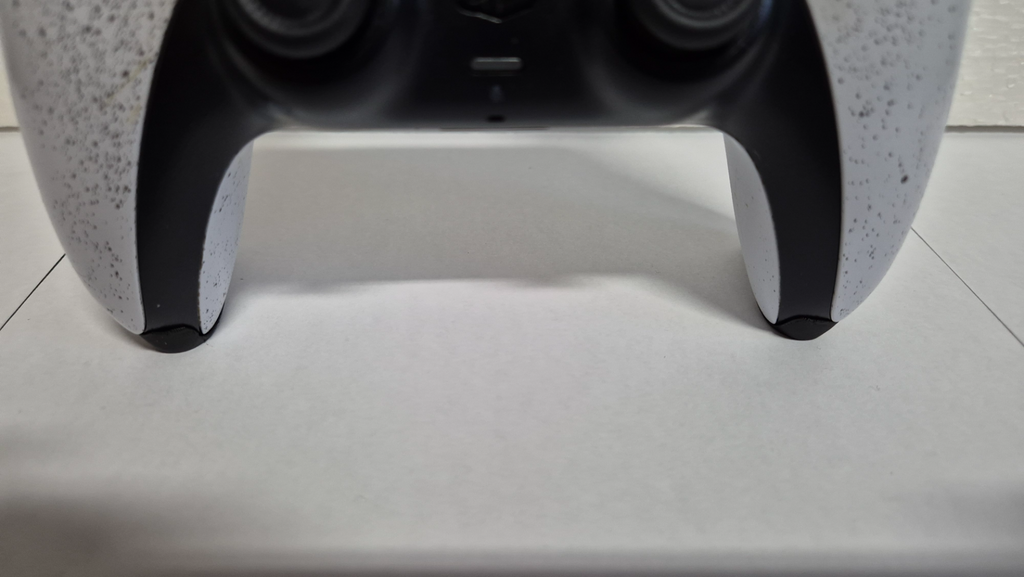 Invisible PS5 Controller Stand / Holder