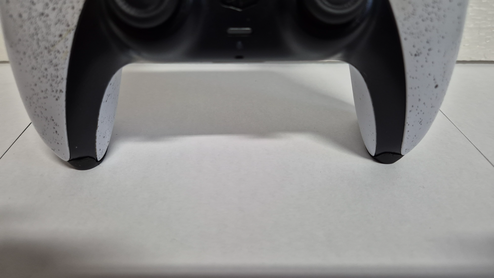 Invisible PS5 Controller Stand / Holder