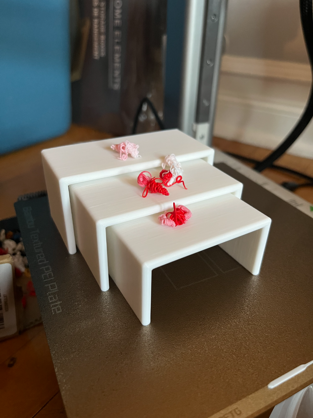 Stackable Shelves Shelf Set for Displays