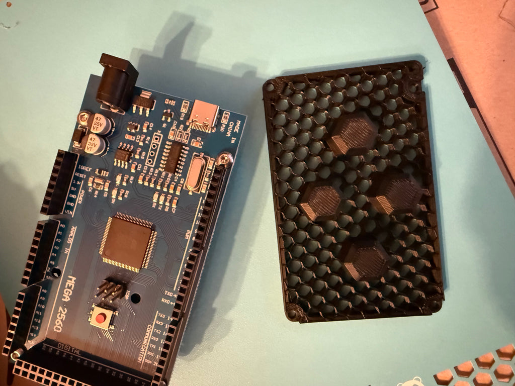 Honeycomb Storage Wall HSW Arduino Mega Mount