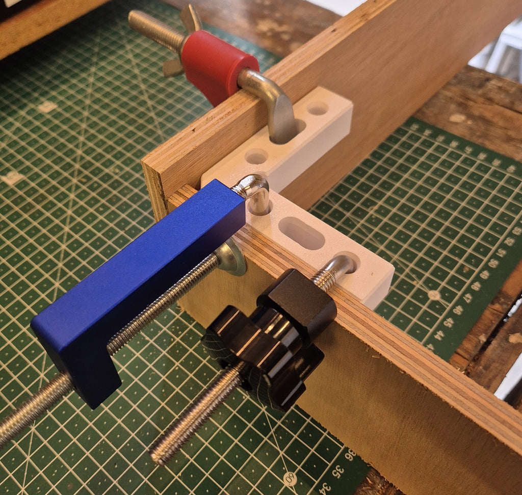 Corner Clamp 90x90mm with hanger