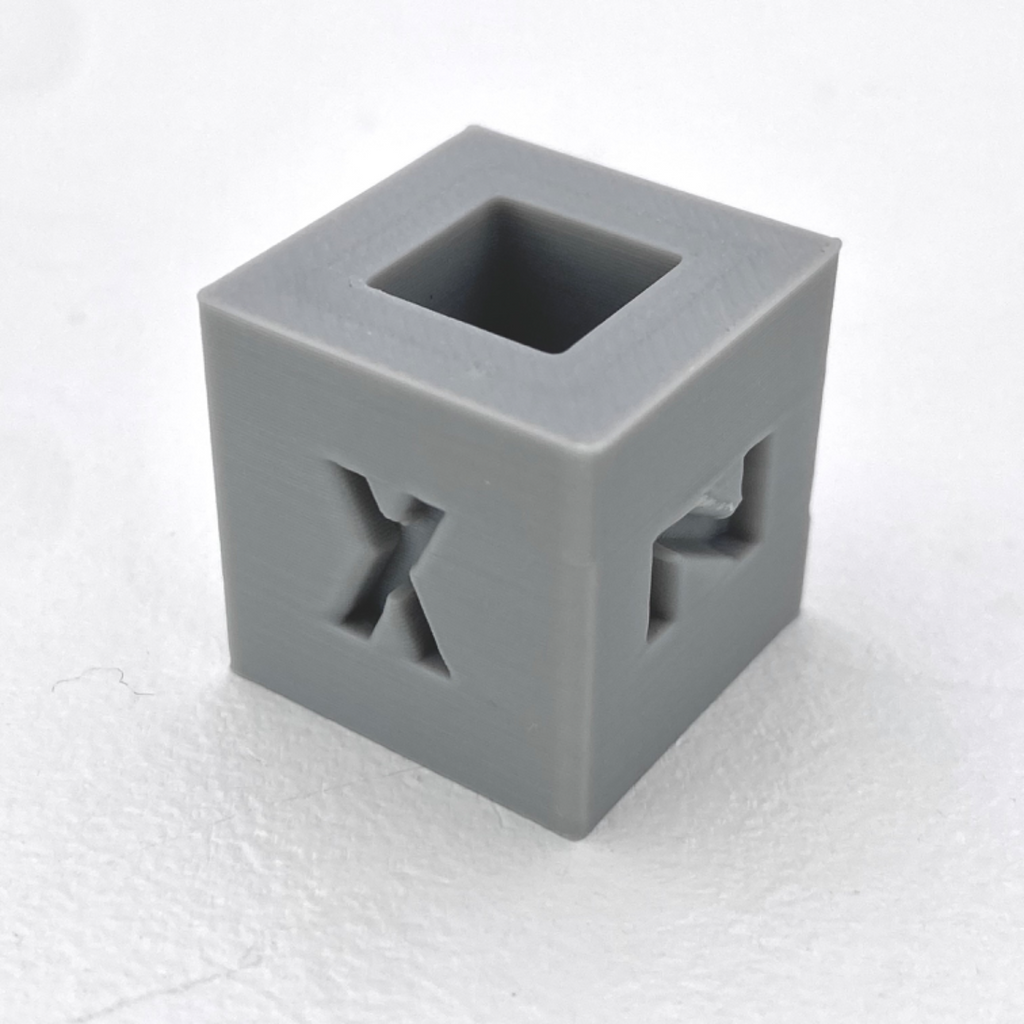 Calibration cube for tolerance check