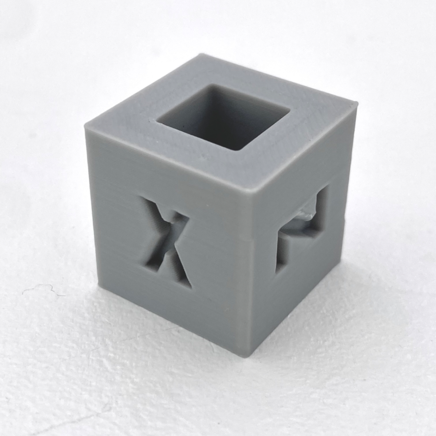 Calibration cube for tolerance check