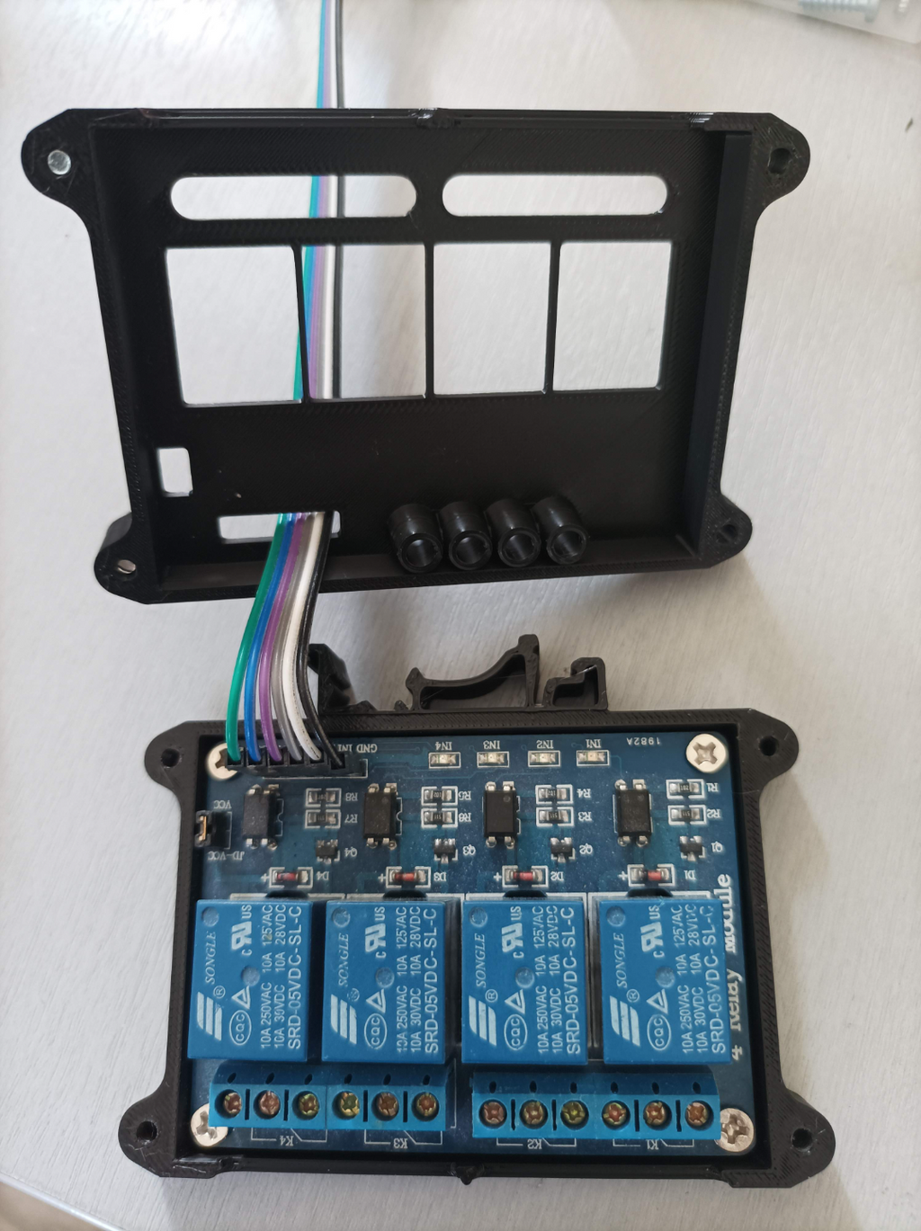 4-Channel Relay Module Case with DIN rail mount