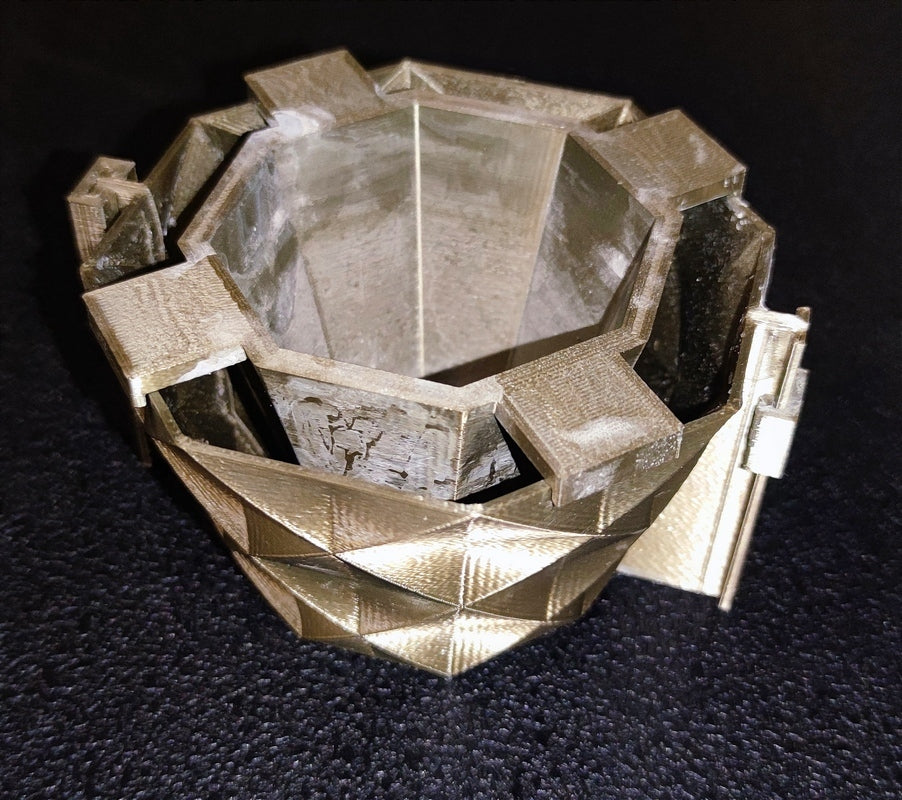 Mold for a geometric pot