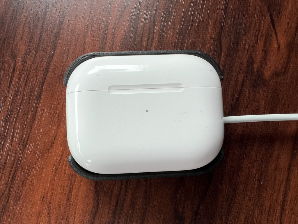 Compact Apple Watch and Airpods Charger