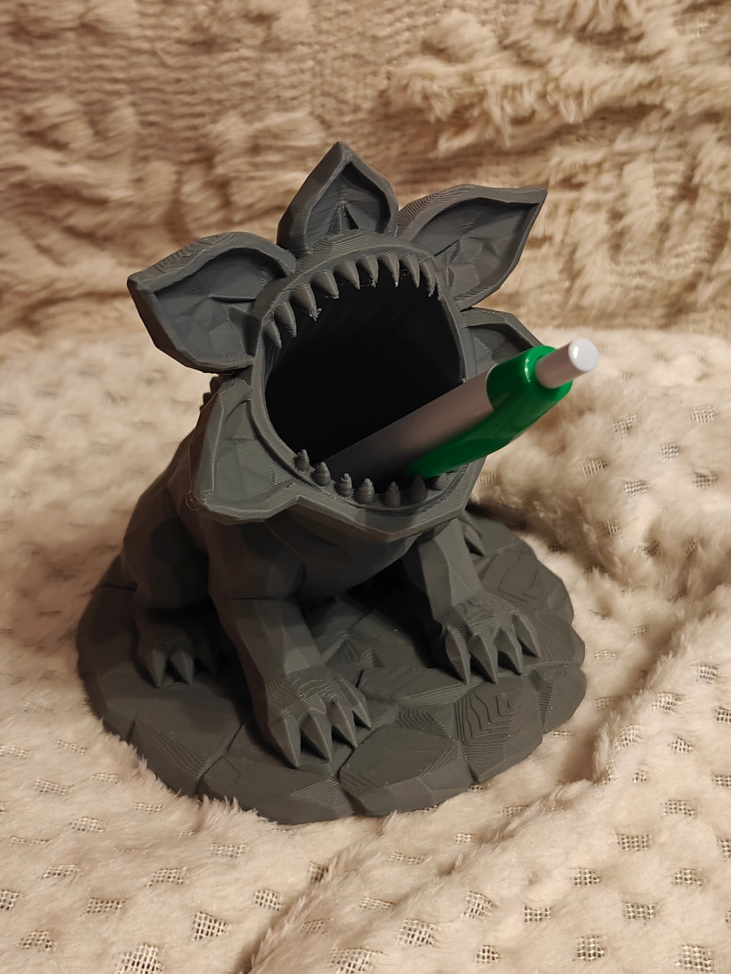 Demodog Pen holder (Stranger things)