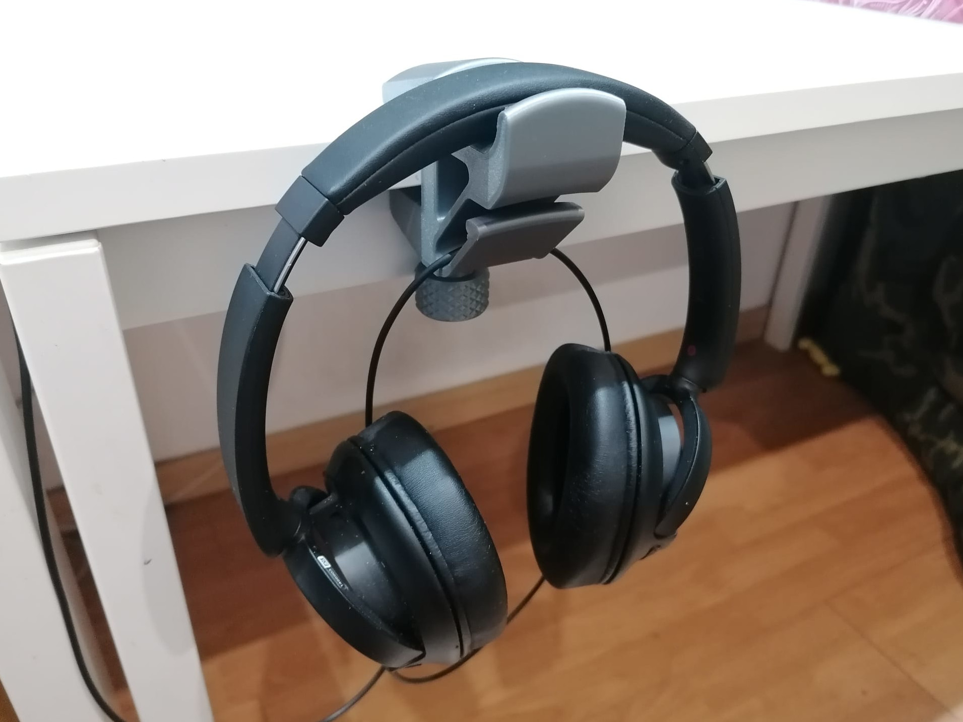 Headphones Support for Desk/Shelf