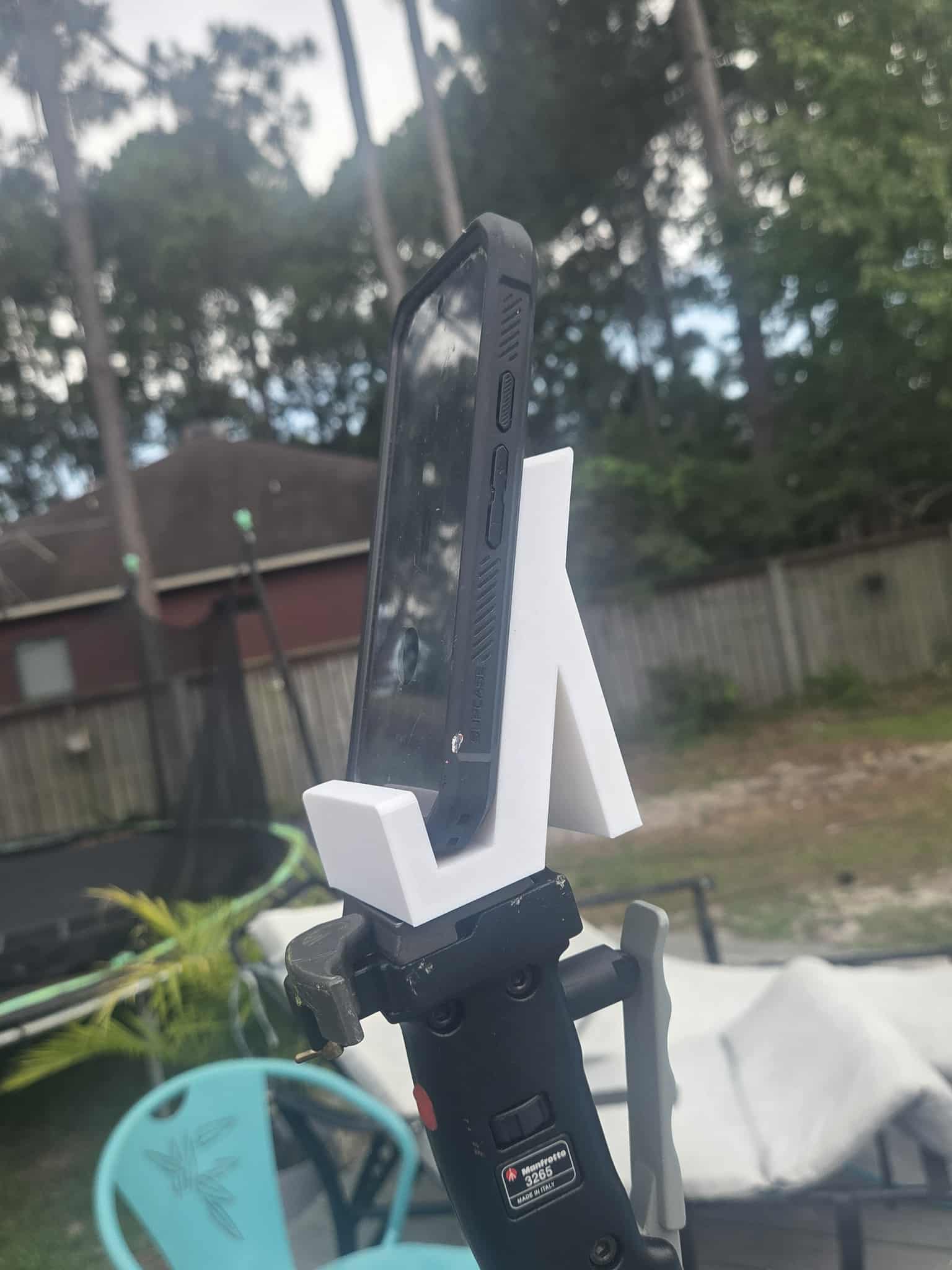 "Snap stand" phone mount/stand for desk/tripod