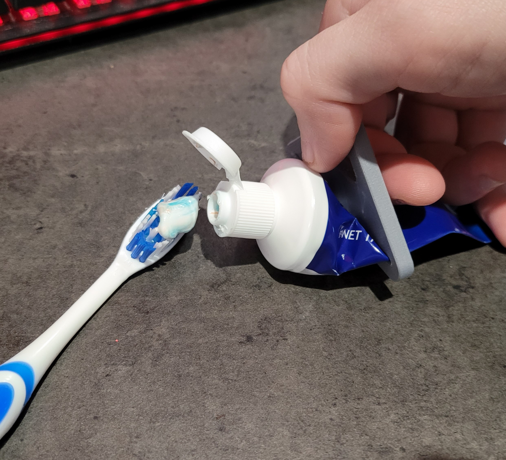 Toothpaste Squeezer
