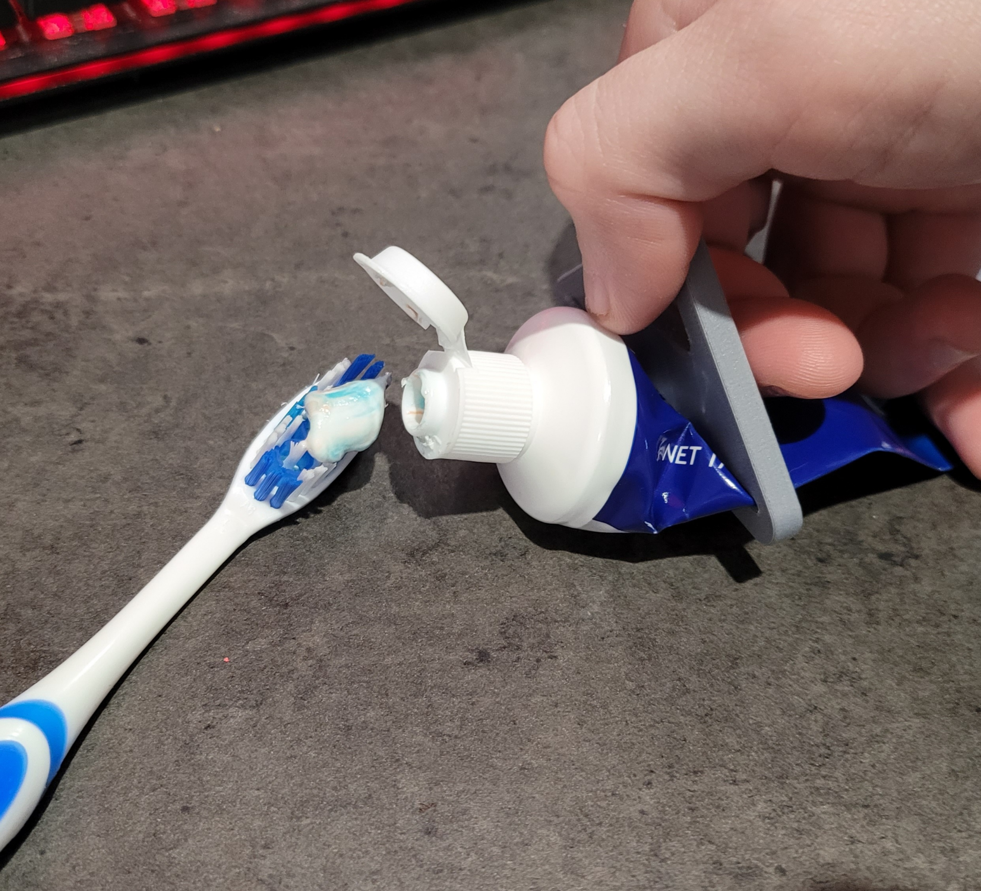 Toothpaste Squeezer
