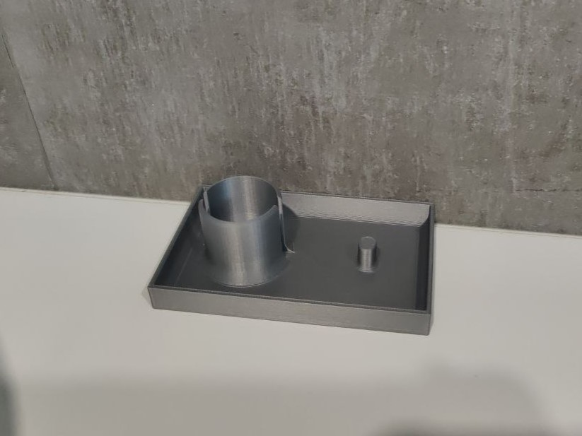 Oral-B toothbrush and toothpaste holder