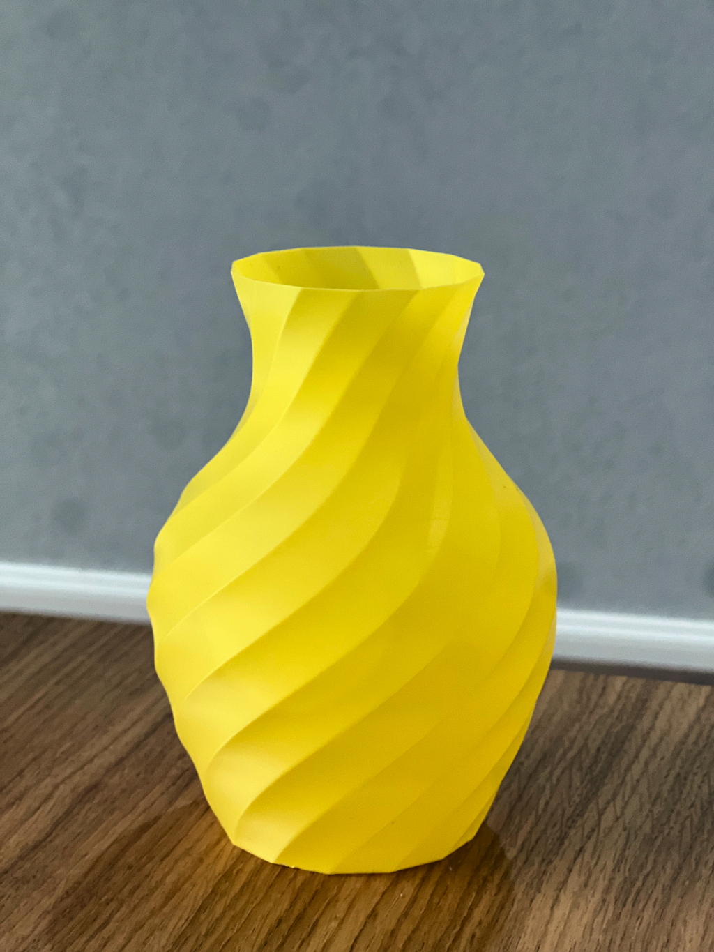 Twisted polygon vase